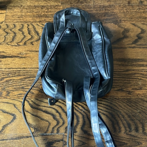 Small backpack - Picture 4 of 4